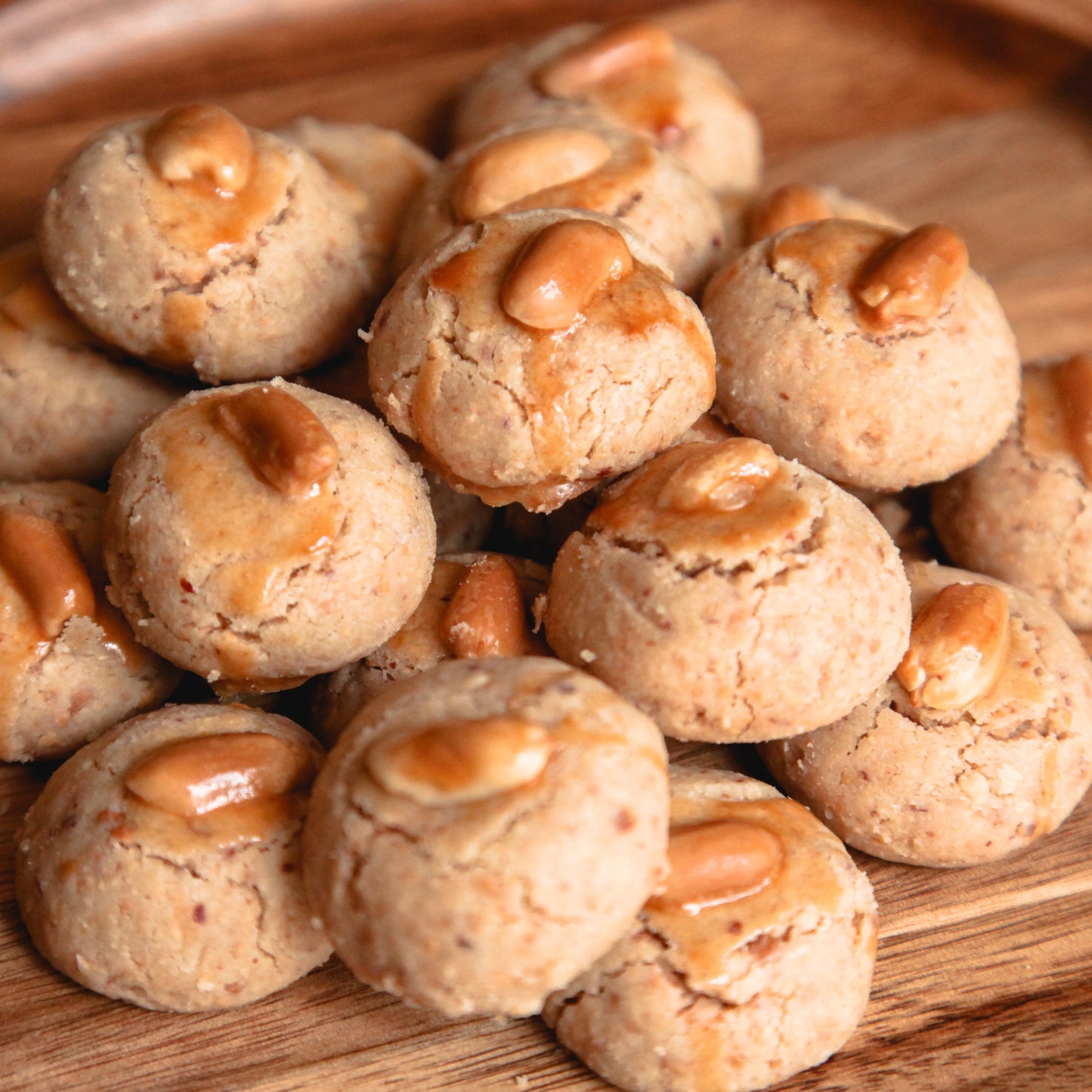 Peanut or Almond Cookies